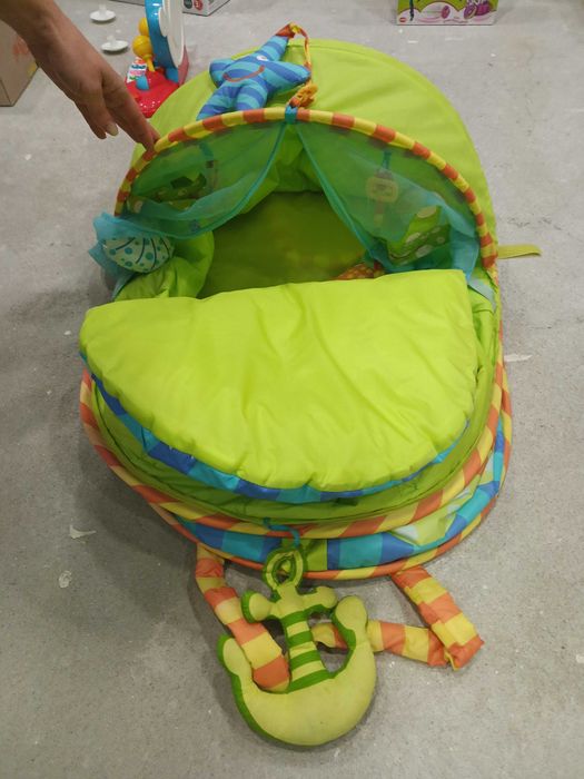 Cama de bebê para praia
