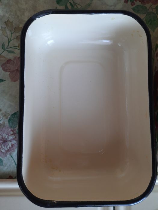 2 эмалированных судка