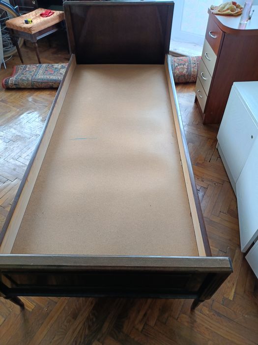 Рогатин.Румунські односпальні ліжка з нат. дерева