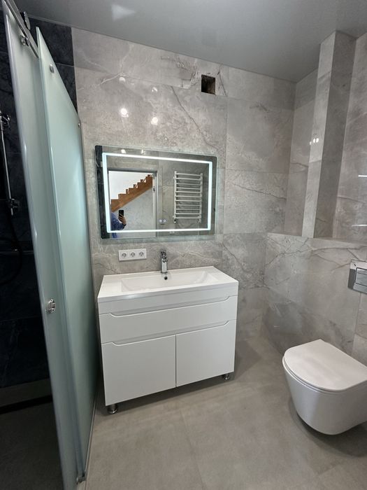 Продам сучасний котедж з гаражем і ремонтом