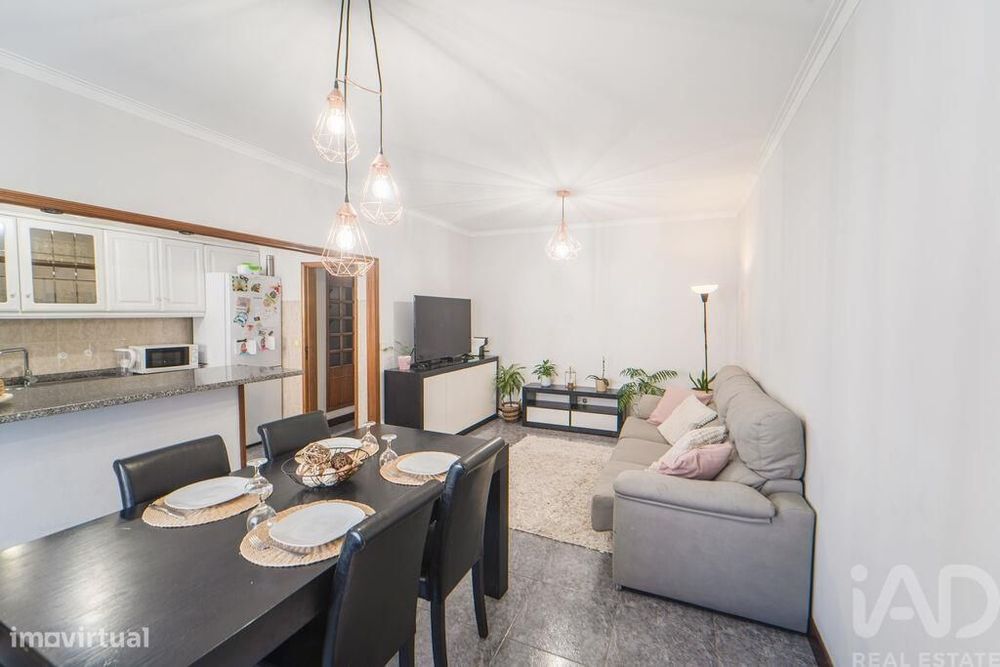 Apartamento T2 em Chafé de 88 m2