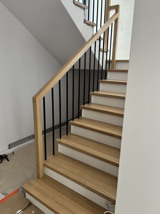 Schody drewniane balustrady producent