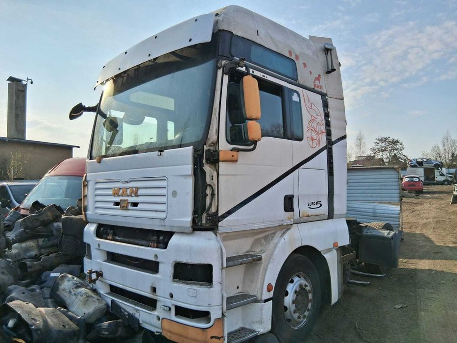 zderzak przód  MAN TGA