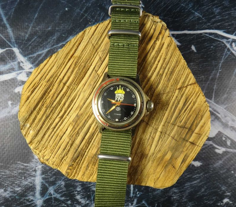 Часы ВОСТОК   механические 17 камней обслужены точны ход