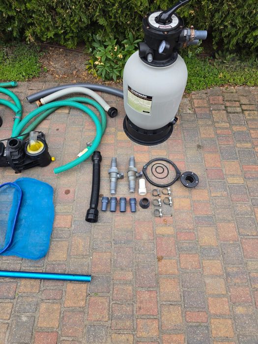 Komplet sprzętów i akcesoriów basenowych