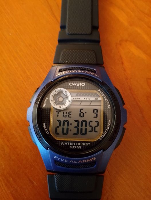 Zegarek elektroniczny CASIO.