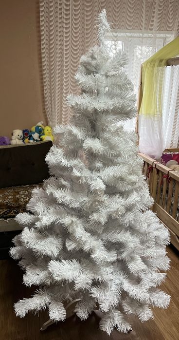 Біля новорічна штучна ялинка 1,5