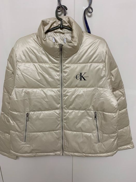 НоВА Calvin Klein s-2xl куртка бежева весна демі молочна пальто пуфер