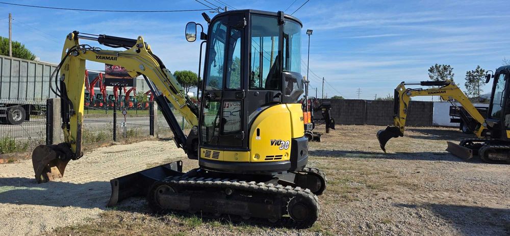 Mini giratoria Yanmar VIO38-3.900KG