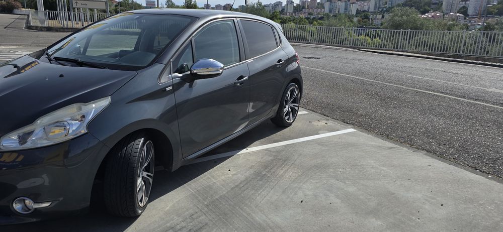 Peugeot 208 1.6 HDI - 2015