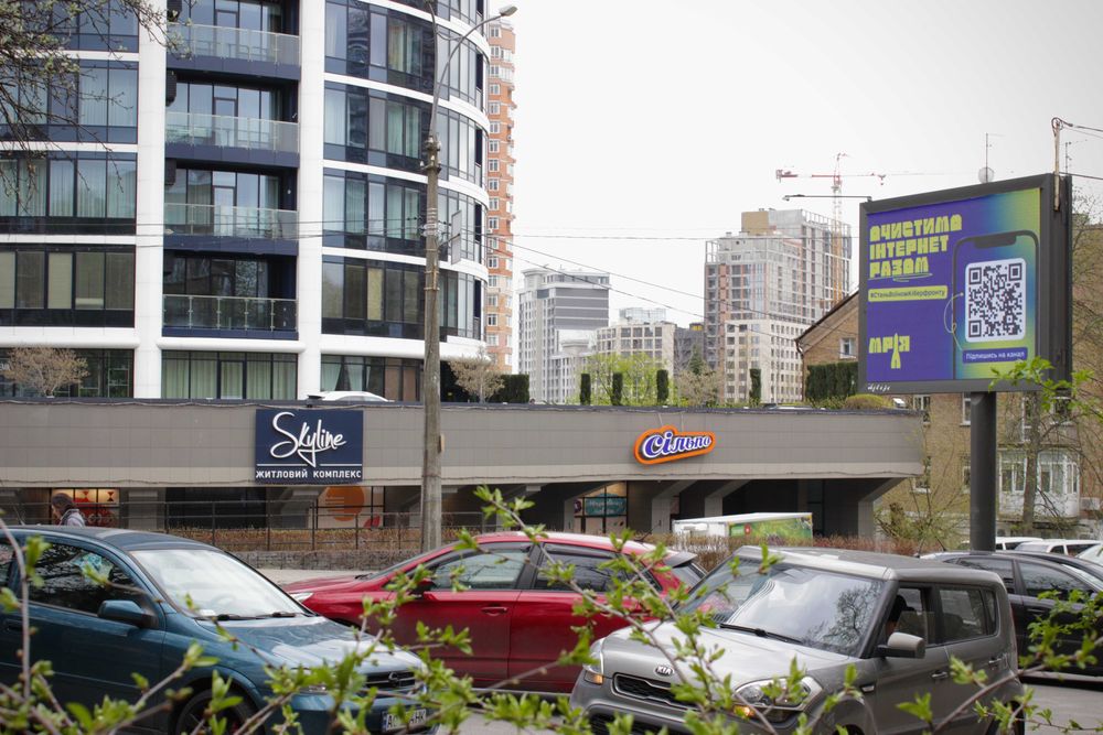 Возле метро Олимпийская!!! Хостел, комната на 8 человек!!!