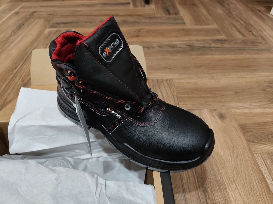 Botas de biqueira de aço NOVAS  TAM:42
