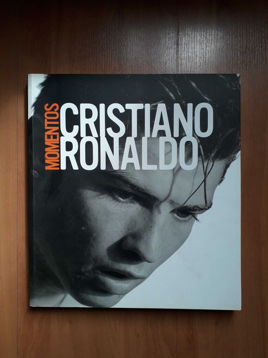 Livro "Cristiano Ronaldo Momentos" (portes incluidos)