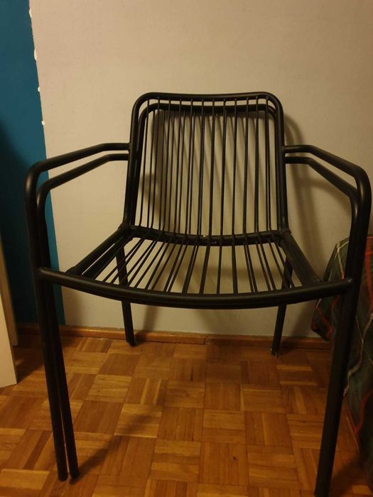 Krzeslo czarne metalowe