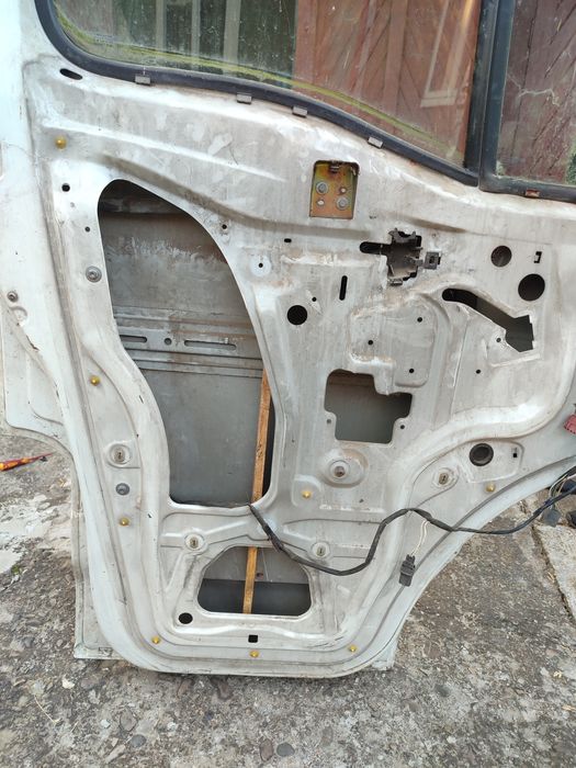 Двері Рено мастер 2