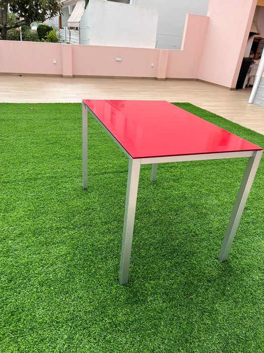 Mesa Moderna com Tampo Vidro Temparado Vermelho