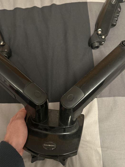 Braço duplo para monitor da Invision