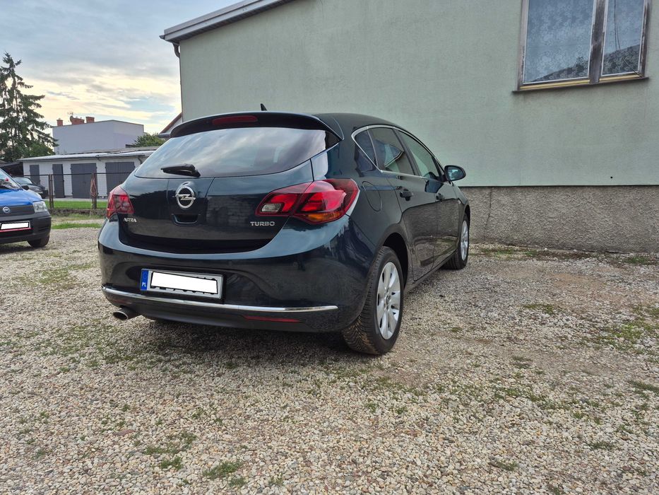 Sprzedam Opel Astra J 1,4 benz 140kM 2014 rok produkcji