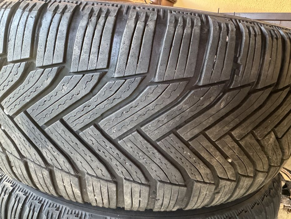 Колеса Volkswagen Зимні 205/50 R17 , диски Platin  та шини Michelin .