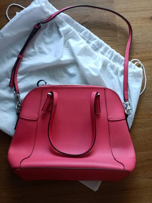 Mala rosa  a tiracolo Guess