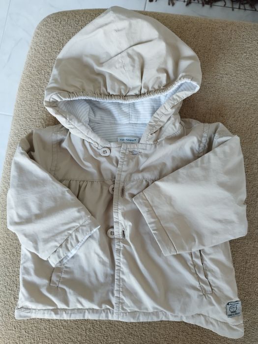 Casaco bege de primavera/verão menina