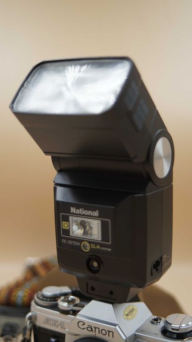 Lampa błyskowa National PE-321SW