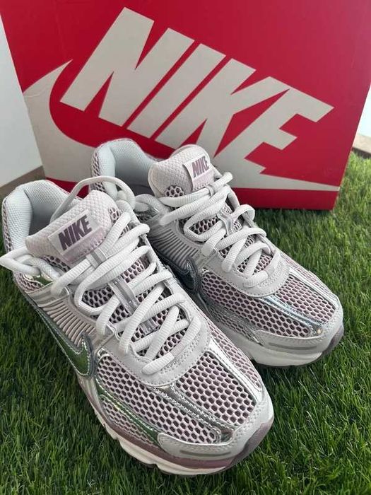 Nike Zoom Vomero 5 trainers