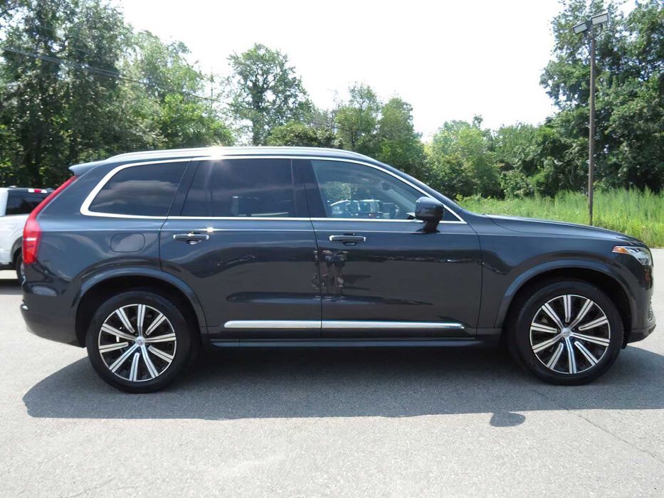 Volvo XC90 B5      2022