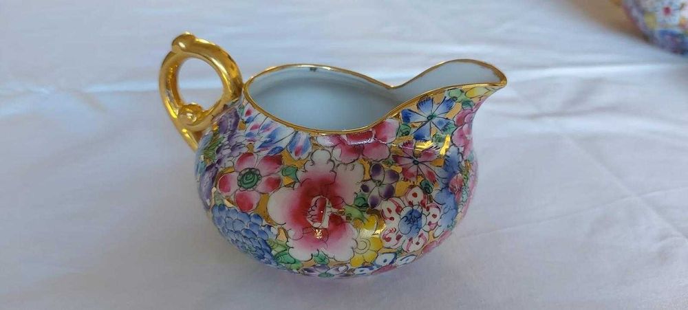 Serviço de chá em porcelana “Mil Flores” de Macau