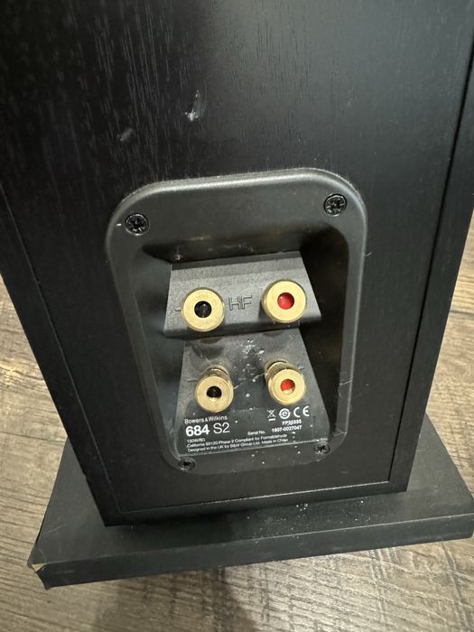 Акустичні колонки Bowers & Wilkins 684 S2