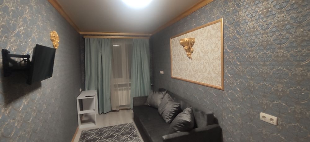 Центр! 2 окремі кімнати кондиціонер!Біля озера!