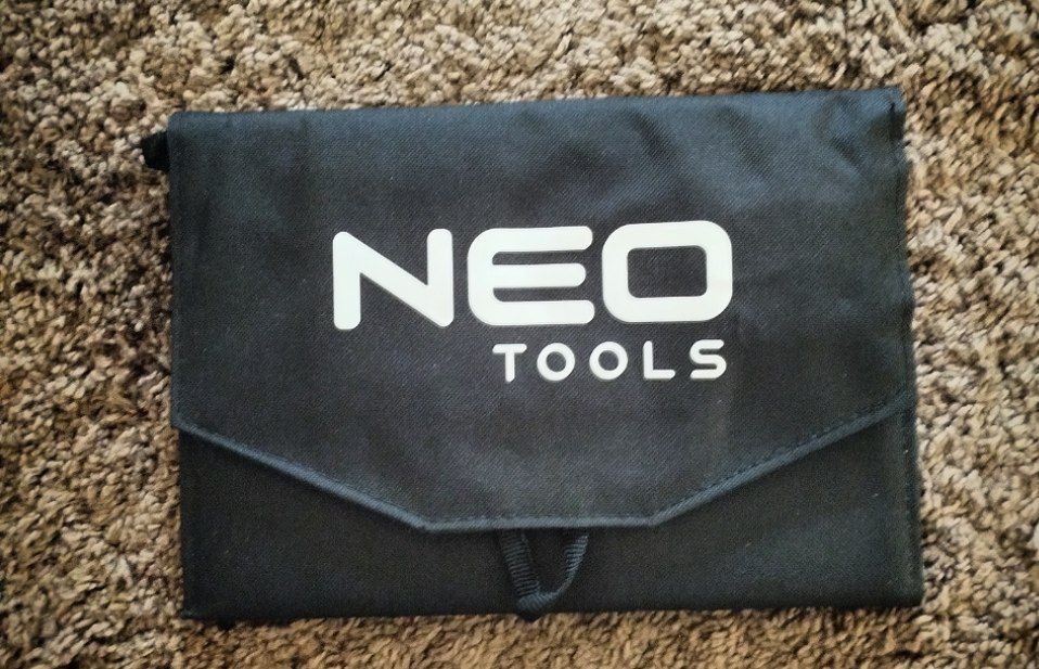 Портативна сонячна панель NEO Tools, 15 Вт, 580×285×15 мм