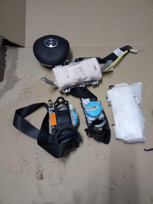 toyota YARIS III 2011- 2014 poduszki air-bag komplet pasy