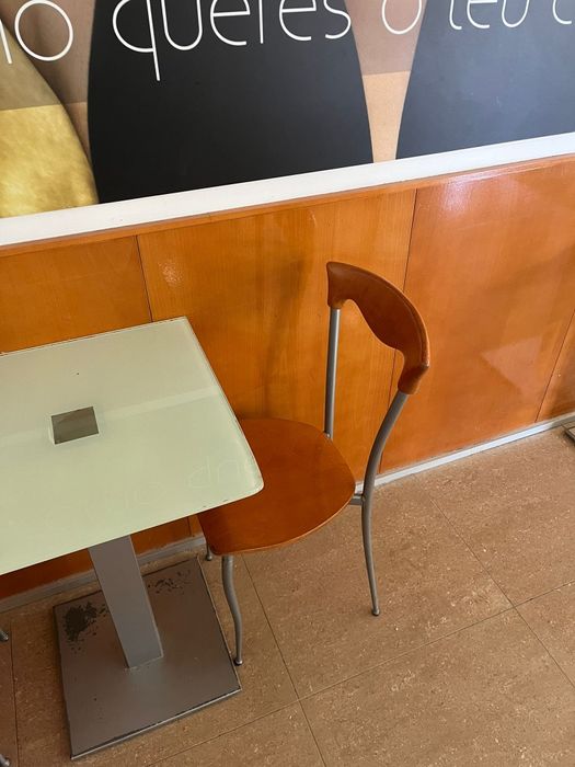 Conjunto de mesas para cafe confeitaria