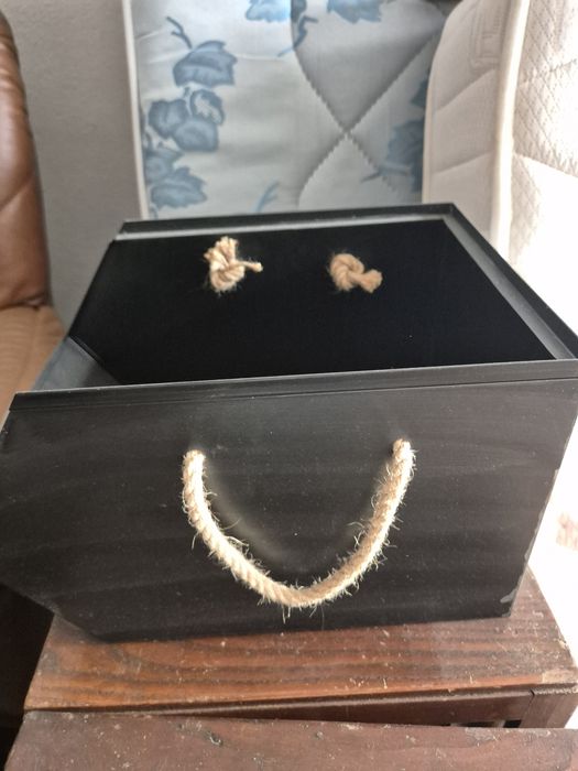 Caixa de arrumação de lata