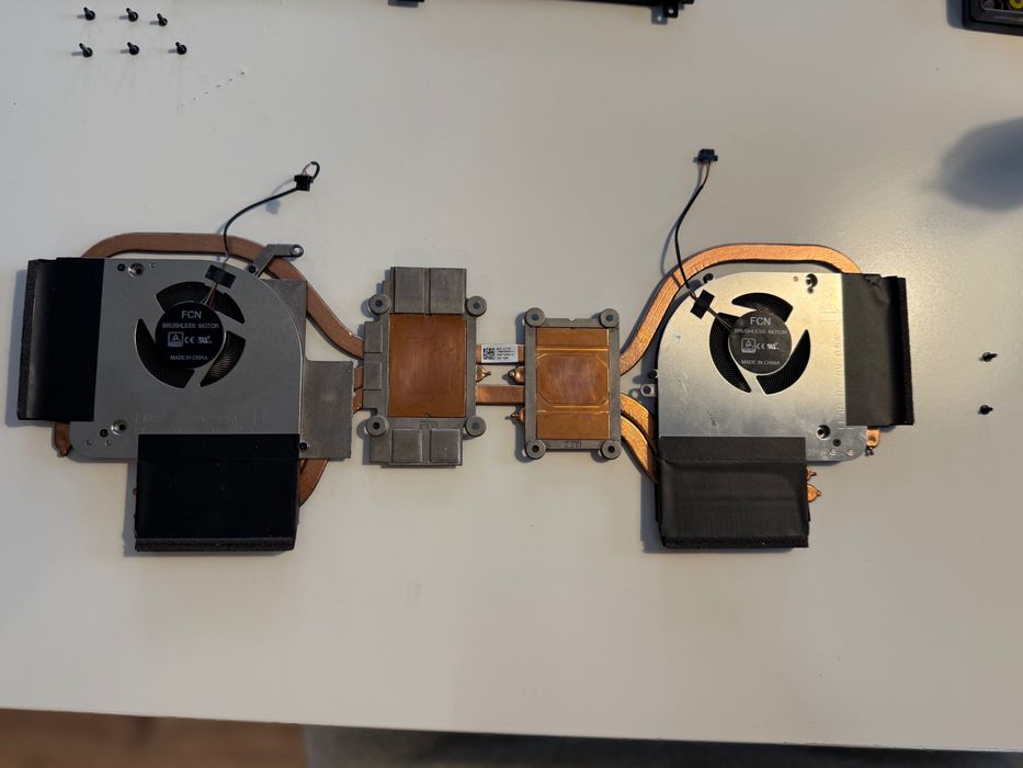 Asus ProArt Studiobook W700 - sprzedaż wszystkich części lub na części