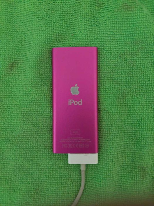 Apple iPod Nano Gen 2 4GB Коробка + аксесуари(окрім навушників)