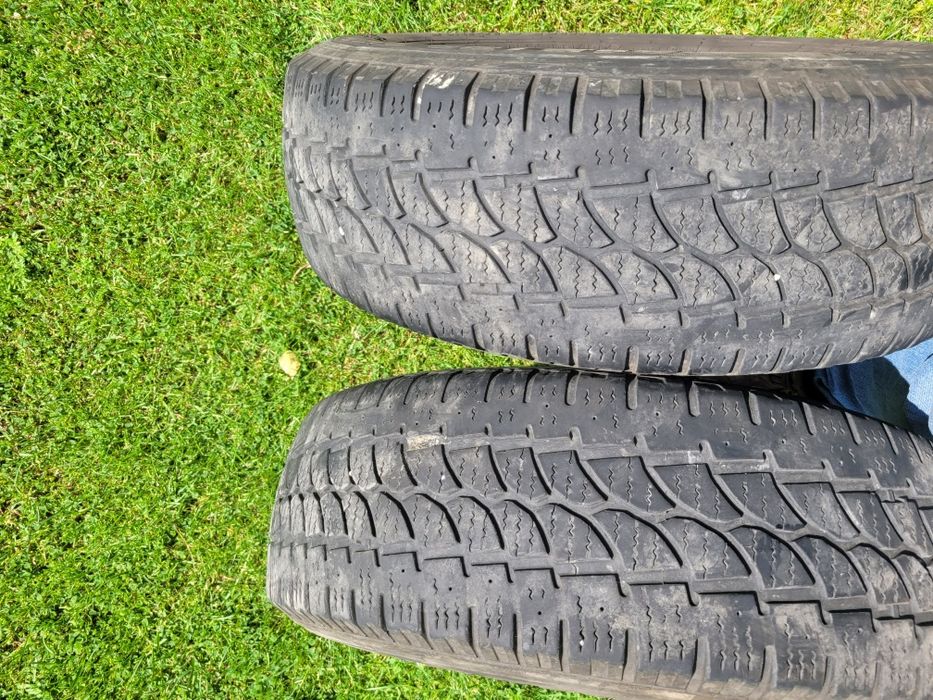 Opony 215/70 R 15 C 109/107 R