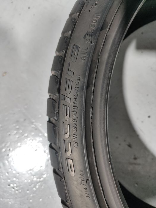 2 pneus semi novos 205-40R18 - Oferta