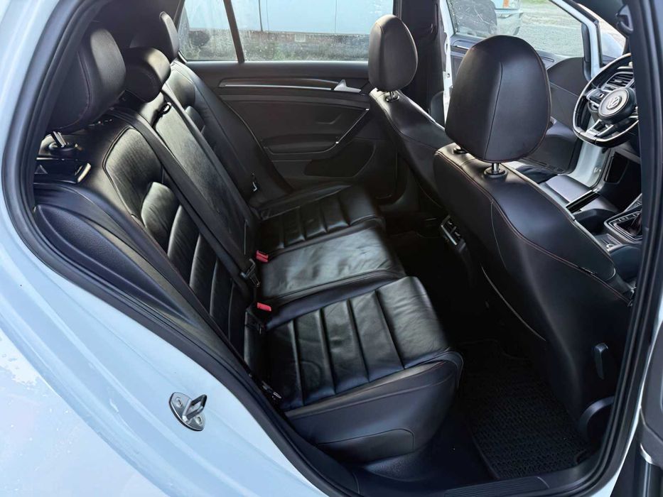 Volkswagen Golf GTI SE      2015