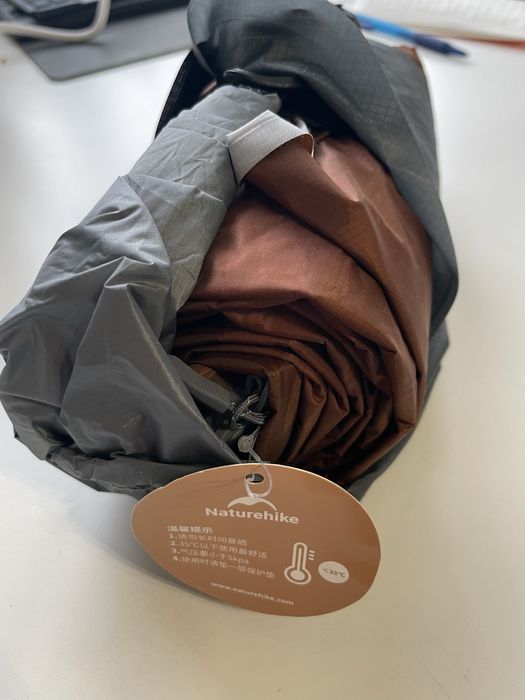 materac turystyczny [214]