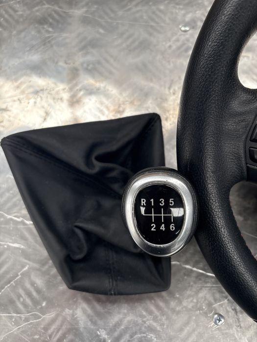 Volante multifunções com airbag BMW serie1 2013 + moca das velocidades com fole.