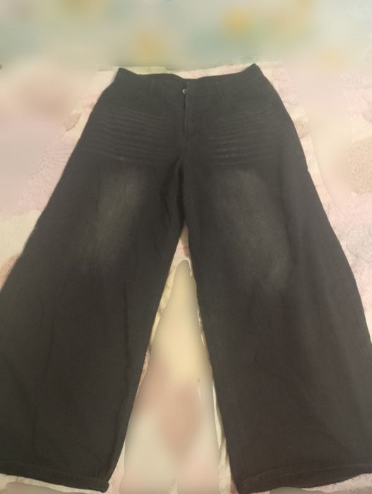 Джынсы широкие с надписью