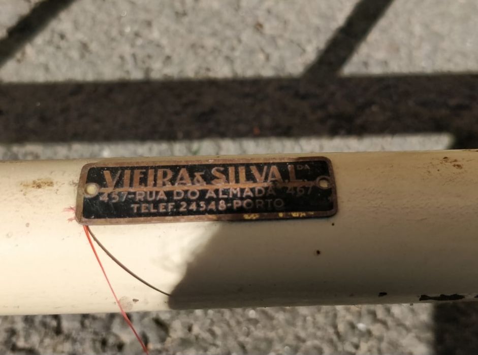 Cama articulada hospitalar