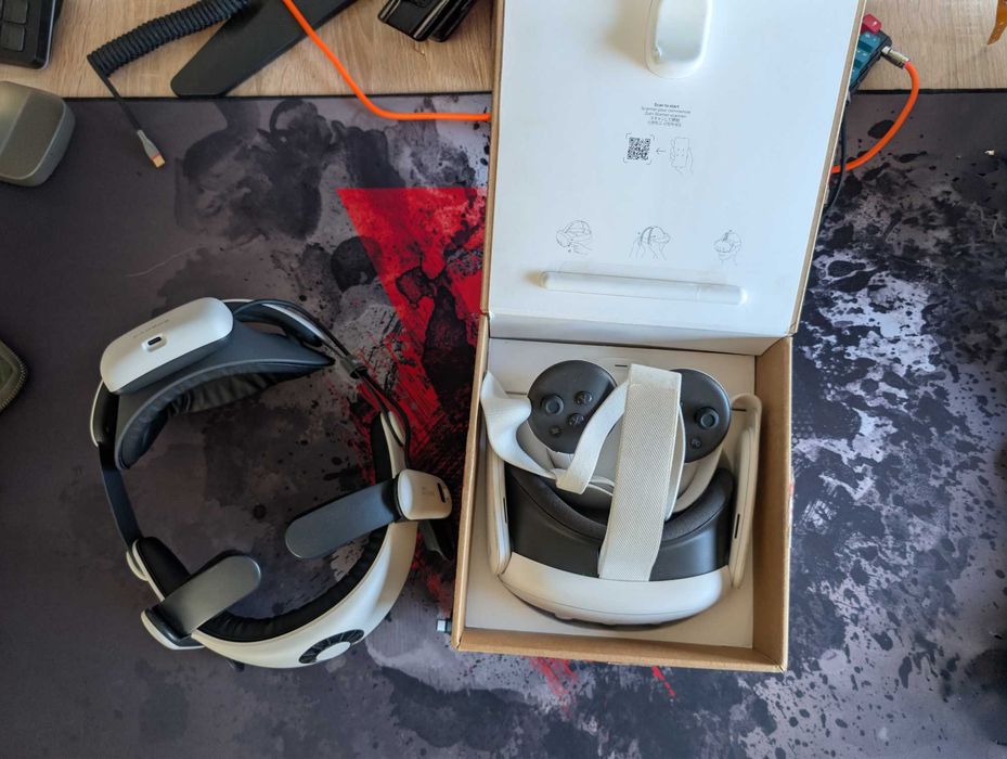 Meta Quest 3 128GB - dobry stan + opaska BoboVR z baterią i wentylatorem