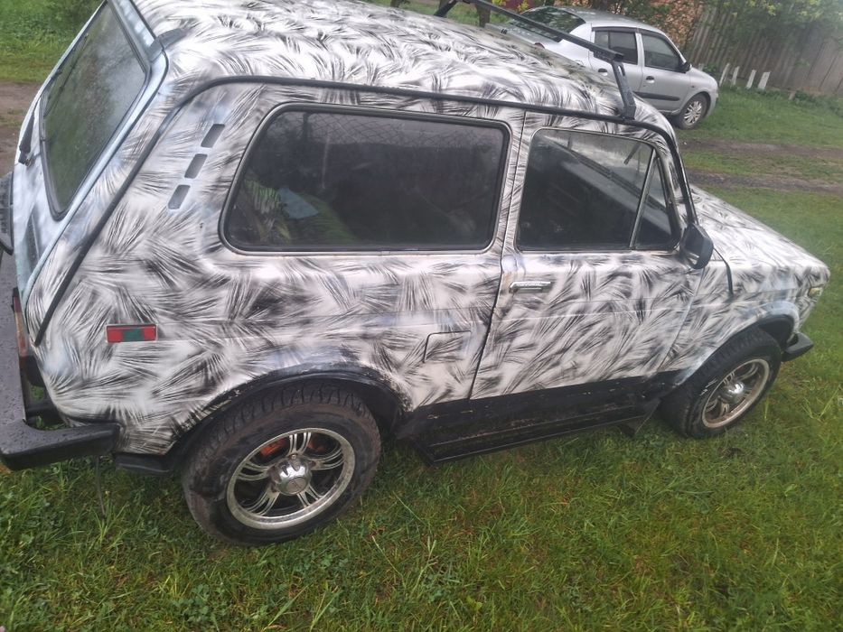Продам ниву 2121