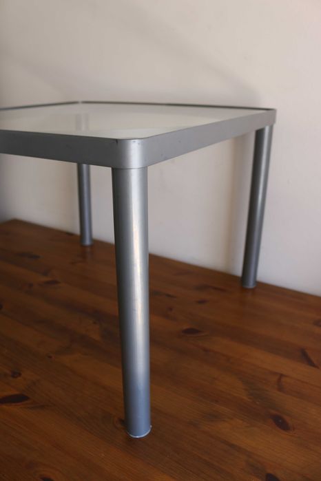 Mesa de centro / apoio metália IKEA