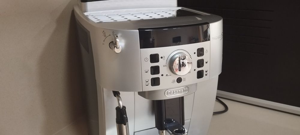 Magnífica S cinza Delonghi