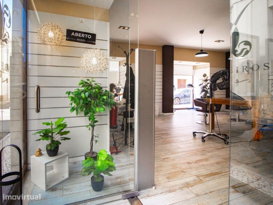 Espaço Comercial com 114m² - Oportunidade Central na Figueira da Foz