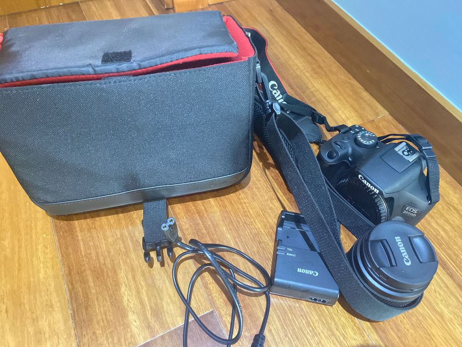 Câmara digital CANON EOS 2000D + 18-55 mm f/3.5-5.6 DC (APS-C)64552858265345122